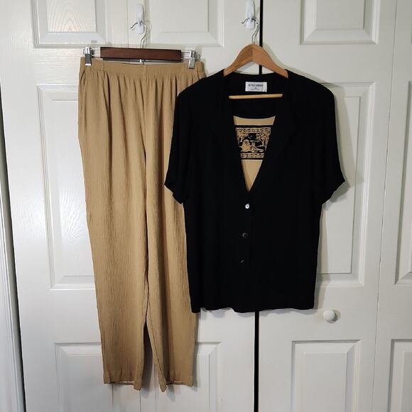 Vintage Alfred Dunner 2 Piece Set Size XL Top & Pants Lion & Cub Patch Crinkle - Picture 1 of 15